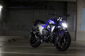 軽さは正義！ 誰もが気軽に乗れるオールラウンドバイク BMW  R1300R(ASA仕様)は街中からワインディングまでどこでも楽しい