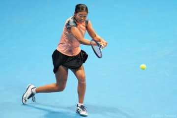 17歳の園部八奏がプロ転向後初白星！チェコの有望株をストレートで撃破[東レPPO]