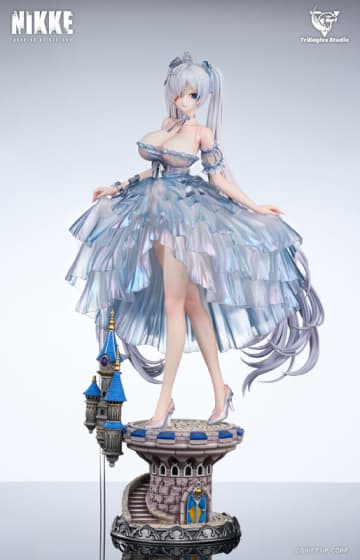 「勝利の女神：NIKKE」より透明感のある青色のドレスを纏った「シンデレラ」が1/4スケールスタチューで登場！「ガラスアイ」と「追視アイ」の2種類の仕様で登場
