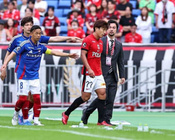 浦和の金子拓郎、４試合の出場停止処分。横浜FM戦で終了間際に副審の胸を小突いて一発レッド