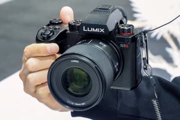 パナソニック LUMIX S/Gシリーズ5機種の最新ファームウェア公開 ─ 互換性向上や動画機能の追加など