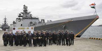 インド海軍艦艇が横須賀に寄港　補給と乗組員休養が目的