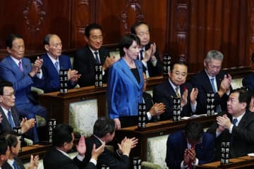 日本の第104代首相に高市早苗氏