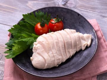「心まで貧しく…」33歳・世帯年収700万円女性が“鶏むね肉”生活で失敗。FPに聞く「節約の注意点」