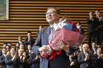 石破氏「ご恩忘れない」　公明代表に謝意