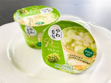 フルーツ大福？ショートケーキ？5層構造の贅沢アイスパフェ♡井村屋「やわもちアイス パフェ マスカット」