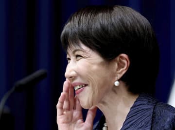 首相、韓国に親近感示す　「のり好き、コスメ使用」