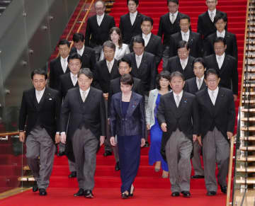 「決断と前進の内閣」　首相、政権運営に意欲