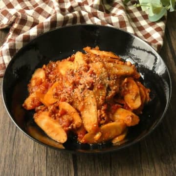 食べ応えバッチリ！「ごぼうのミートソース煮」