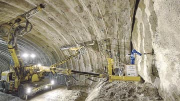 建設各社／山岳トンネル発破掘削で技術開発／装薬作業自動化へ