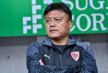 痛恨ドローも｢心が震える｣｢最高のチーム｣と熱狂！ 京都・曺貴裁監督が拡声器を手にサポーターを鼓舞！｢首位鹿島戦、最高の試合になる予感｣