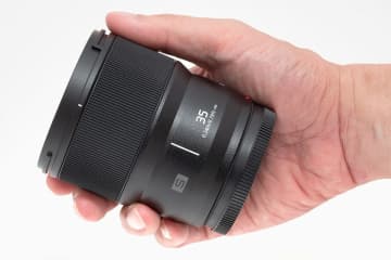 LUMIX Sシリーズの交換レンズ6本がアップデート ─ フォーカスリングへの機能割当、回転方向の選択が可能に