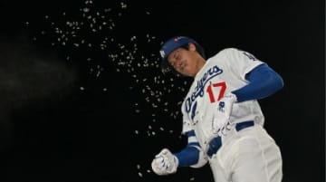 大谷翔平の顔面に直撃！　珍アングルでの大谷は「Jonさんしか撮れない」