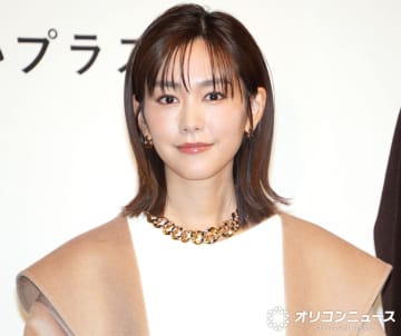 桐谷美玲、“短い秋”に悲鳴「いつ衣替えしたら…」