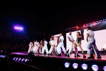 「BLACKPINK」、高雄の夜をピンク色に染める…チケット完売で10万人が熱狂