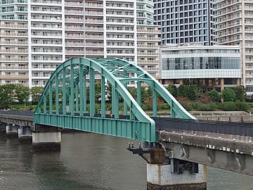 昭和を象徴する鉄道橋、装い新たに遊歩道として復活