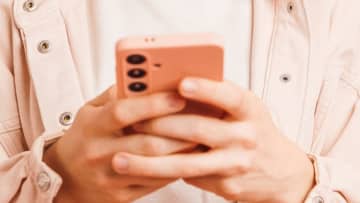スマホ料金高騰の対策として「家族全体での契約見直し」は本当に有効？デメリットはないのか