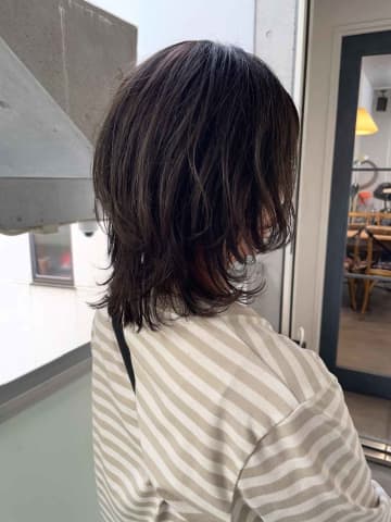 その髪型、老け見えかも → 即解決！【40・50代】長さそのままでOK♡「レイヤーヘア」