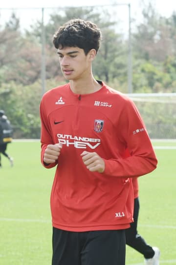 ＜J1浦和＞DFルカ・ディドゥリカとプロ契約　18歳、身長は200センチ　父は元クロアチア代表GK