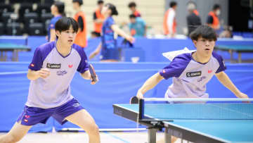 明治大1年・石井佑季/水谷悠真ペア、駒澤大ペアとの激戦制して16強入り＜卓球・全日学2025/男子ダブルス3回戦＞