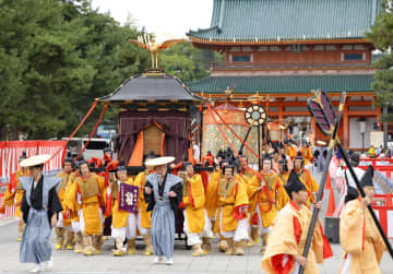 秋の京都「時代祭」華やかに　三大祭り、歴史絵巻の大行列
