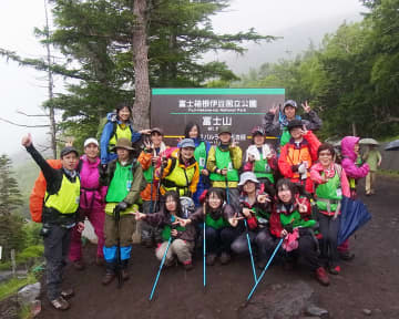志を継ぐ「富士登山」　登山家、田部井淳子さんが2012年に開始　東北被災地の高校生が参加　
