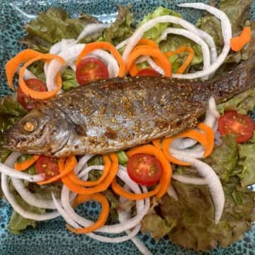 天然魚クエストで届いた＜イサキ＞を例の＜ゴマ塩＞で焼いてみた！