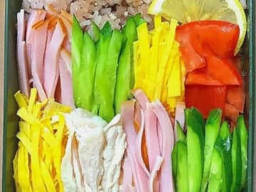 「笑ってしまった」「センスが最高」　夫の弁当を作った妻、しかし大事な食材を買い忘れてしまい…？
