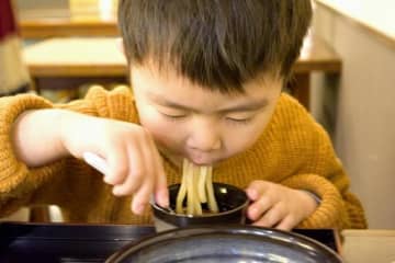 滋賀県限定メニューはあのごちそう風!?期間・地域・数量限定の特別なうどんを各都道府県で!【無くなり次第終了】わがまちうどん47【丸亀製麺】