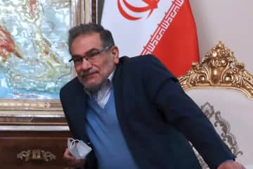 イラン高官、肌を露出するウェディングドレスを娘が着ていたことに批判。女性にヒジャブを強制してきた