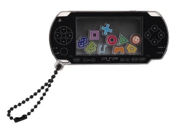 PSPを模したアクスタとアクキー、11月に発売を延期シャカシャカ振って遊べるPSPを模したグッズ