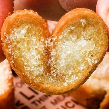 【食パンの耳は捨てないで♡】「ビビるほどウマい！」「子供が爆食いした！」簡単おやつトーストのレシピ3選