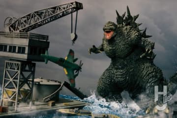 PLAfig.シリーズ第1弾「ゴジラ（2023）」を使用し、逗子軍港に上陸したシーンをディオラマで再現！ 波しぶきの作り方やコンテナのスクラッチ詳細も！【青島文化教材社】