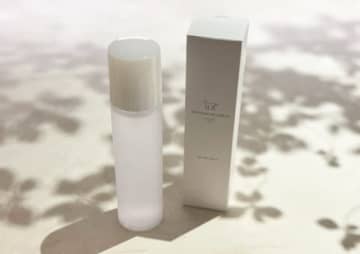 【添加剤フリー】肌がゆらぐ季節の変わり目には、“ほぼ水”な化粧水。正直な使い心地は…