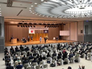 少年補導員らに東京都が表彰状を贈呈「あの時の少年が今何をしているのか…」26年間街角で声をかけてきた補導員も