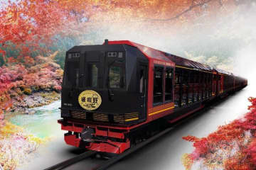 京都・保津川渓谷の嵯峨野トロッコ列車、新車両は天井・側面ガラス張り