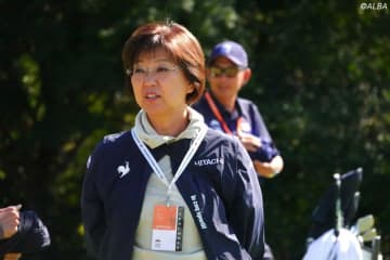 小林浩美JLPGA会長が“最強ジャパン”をサプライズ応援　現地に駆けつけ「チームワークでグッと1位を」