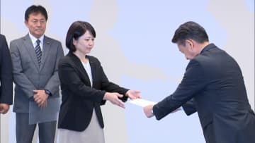 「辞職して選挙で民意を」前橋市長のホテル密会問題　市議会7会派が申し入れ
