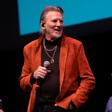 ケニー・ロギンス、未許可で曲を使用したトランプ大統領のAI動画に抗議