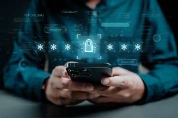 通帳も証券もスマホの中。パスワードは家族にも共有していないです。自分が急に倒れたら家族は把握できるのでしょうか？どこまで教えておくべき？