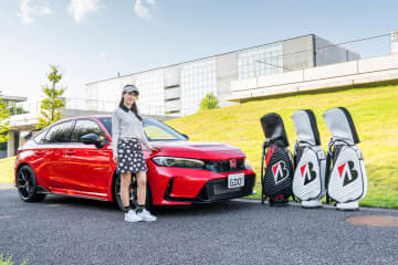 ホンダ「シビック タイプR」キャディバッグ何個積める？ シート倒さずスタンド型2本はアッパレじゃ！