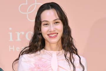 水原希子、巨大彫刻のモデルに　幻想的なアートに海外からも注目「Wowww」「すげー」「神秘的な美しさ」