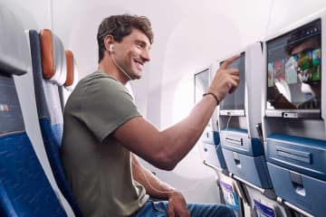 フライドバイ、エコノミークラスで機内食提供　11月から