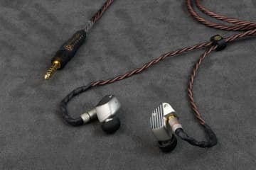 Brise Audio、final最上位イヤフォン「A10000」専用ケーブル