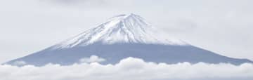富士山が初冠雪　最も遅い昨年より15日早く