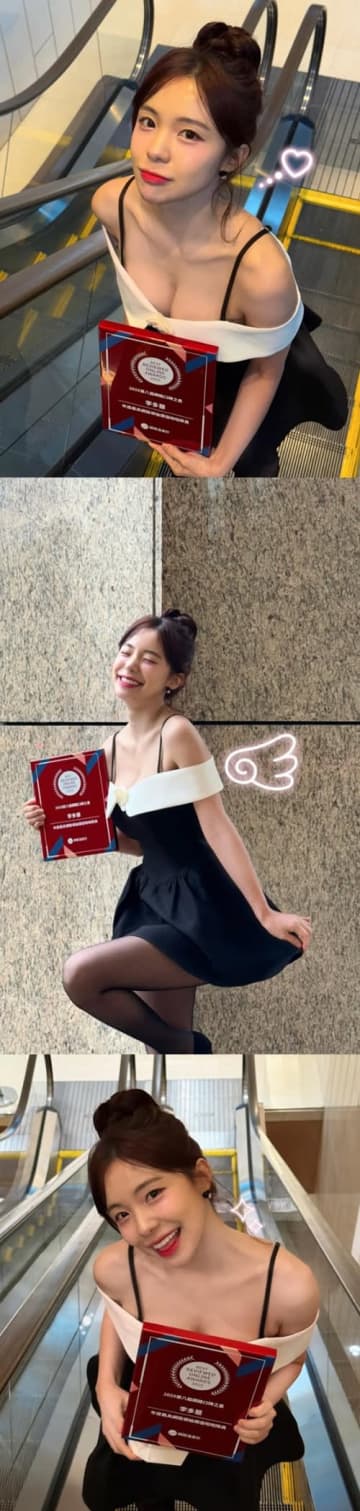 韓国チアガール、目のやり場に困る大胆ドレス姿で“表彰”を報告！台湾を虜にした圧巻美貌に注目【PHOTO】