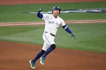 【ＭＬＢ】ブルージェイズ・スプリンガーの奉仕活動を特集　吃音の子どもを支援