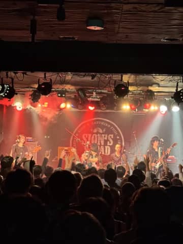 【ライブレポート】SION、すばらしい仲間とともに描く40年目の新たな景色。40年を経て“今のSIONが最高”な理由