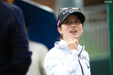 ＜中間速報＞3連続バーディなど西村優菜が5アンダーの首位　メルセデスR1位の佐久間朱莉もトップ並走　