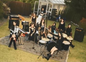 国内初！TWICE楽曲×ドローン＆花火が富士の夜空を彩る！富士急ハイランドで「TWICE LOVELYSドローン＆花火ショー」2日間限定開催！